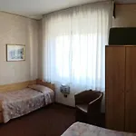 Ξενοδοχείο Eden 3*